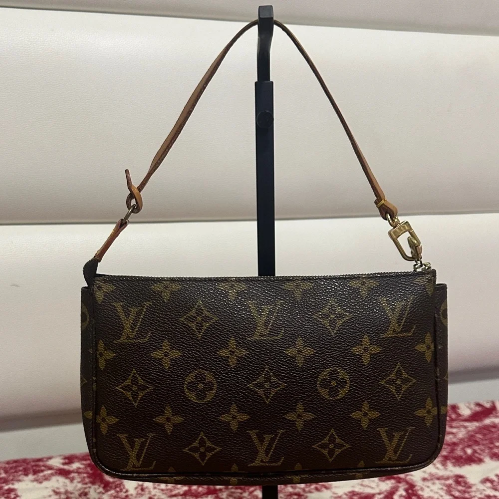 Louis Vuitton Monogram Pochette Accessories
